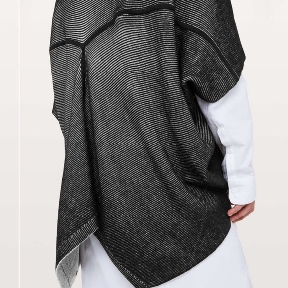 Lululemon Exaltation Knit Sweater Wrap - Picture 3 of 10